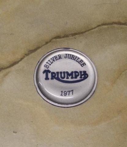 Triumph Tankabzeichen Silver Jubilee 