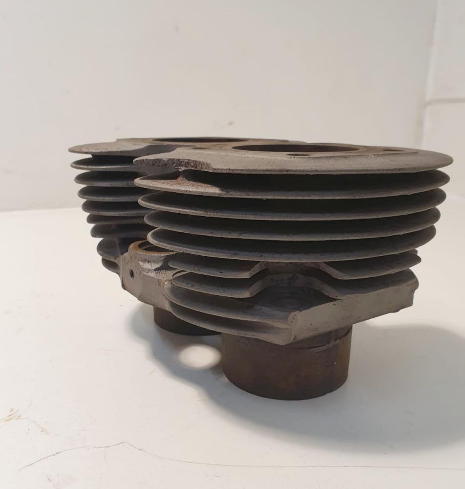 Triumph 3TA T21 T90 Cylinder 350 cc +40 used with new Pistons +60