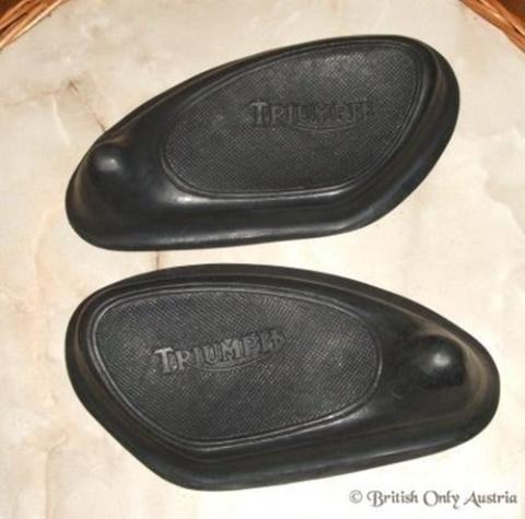 Triumph Kneegrip Rubbers with knob/Pair