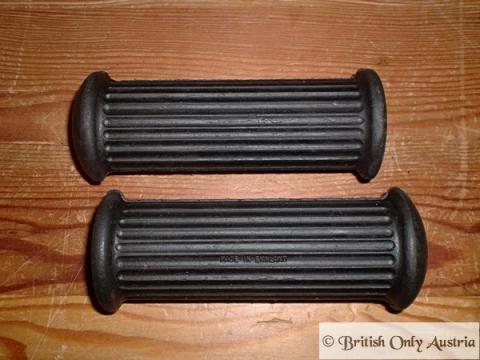 BSA Front Footrest Rubber, Square Hole/Pair