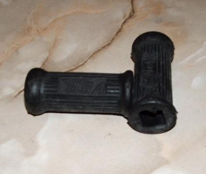 BSA Footrest Rubbers with Logo /Pair short