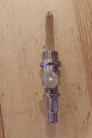 Benzinhahn BSA 3/8" Banjo unten