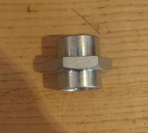 Norton Mutter zwischen Gabelbrücke