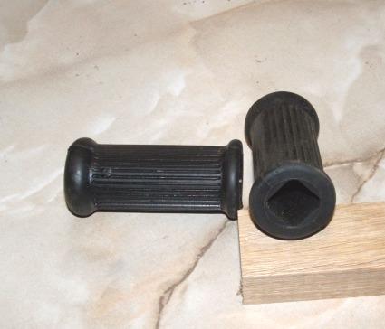 BSA Footrest Rubbers short, Square hole /Pair