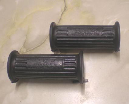 BSA Footrest Rubbers, open end /Pair with Logo 