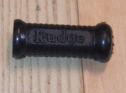 Rudge, Schalthebelgummi mit Logo, geschlossen