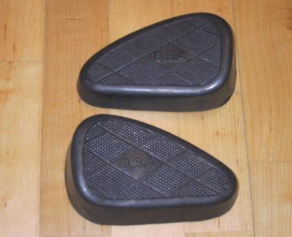 BSA Kneegrip Rubbers 3 Hole /Pair with Logo