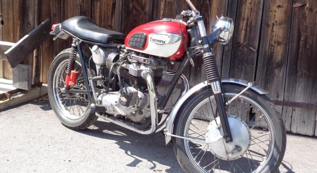 Triumph T120 