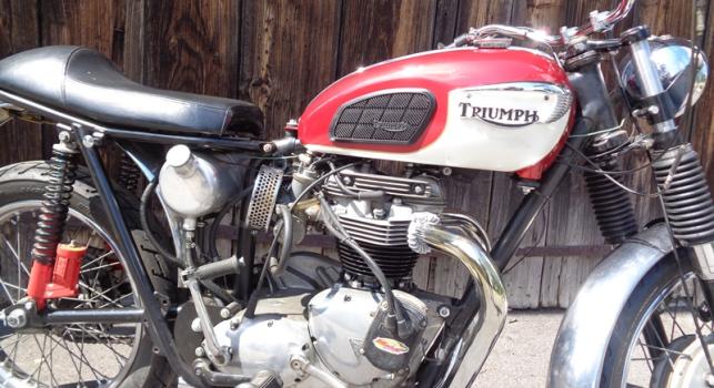 Triumph T120 