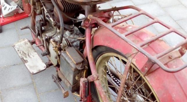 Indian 1924 Scout Racer. Excelsior Super X Engine