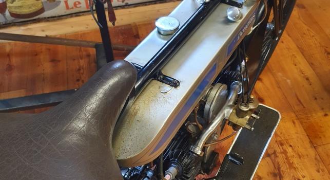 Douglas 2 3/4 HP  ca. 1920