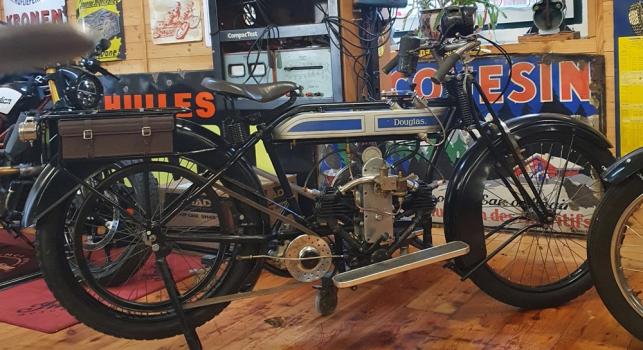 Douglas 2 3/4 HP  ca. 1920