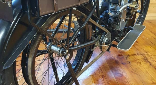 Douglas 2 3/4 HP  ca. 1920