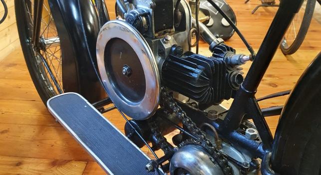 Douglas 2 3/4 HP  ca. 1920