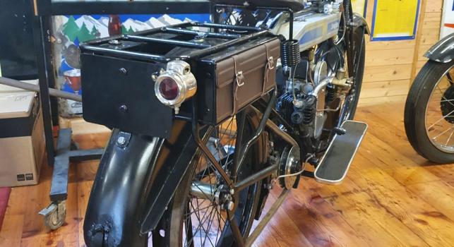 Douglas 2 3/4 HP  ca. 1920