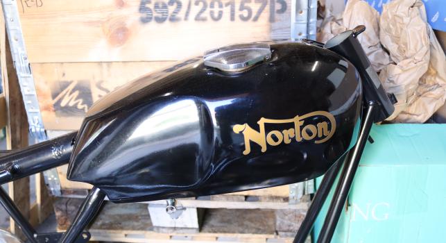 Norton 750 Commando