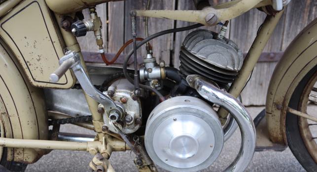 Monet Goyon. ca.1952. 100cc