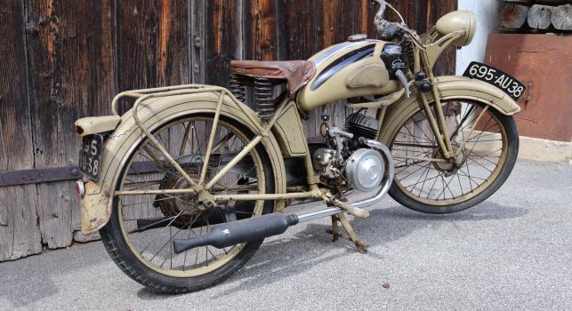 Monet Goyon. ca.1952. 100cc