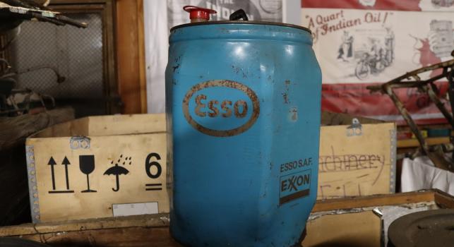 Esso Oil canister