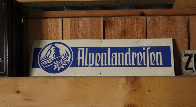 Alpenlandreifen Sign