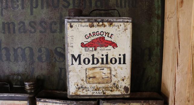 Mobiloil can