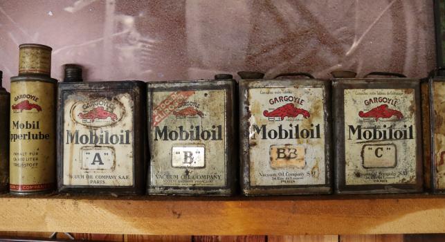 Mobiloil can