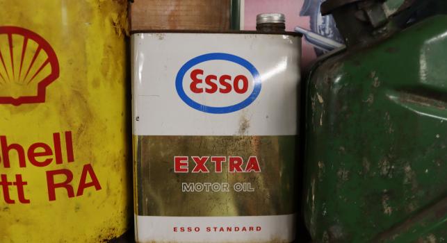 Esso Extra Motor oil can 
