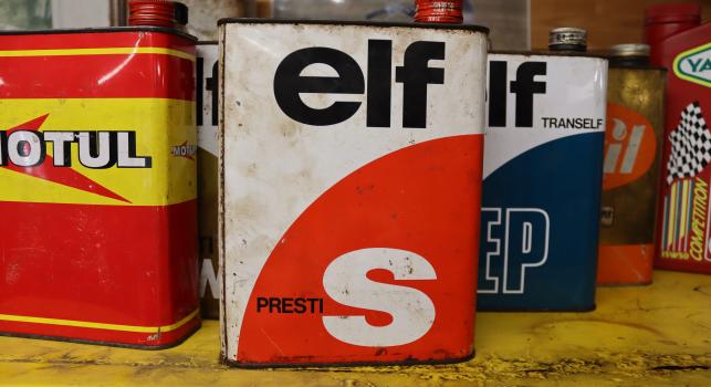 Elf oil can 