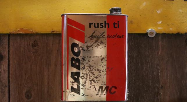Labo oil can 
