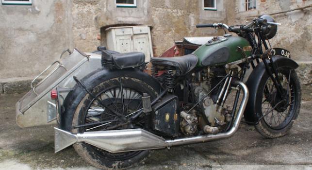 BSA Sloper M33/11  with Sidecar 