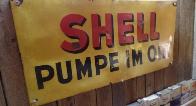 Shell. pumpe im ort.