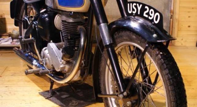 BSA C11   250 cc  1952