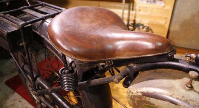 Triumph SD 1925 557cc original paint