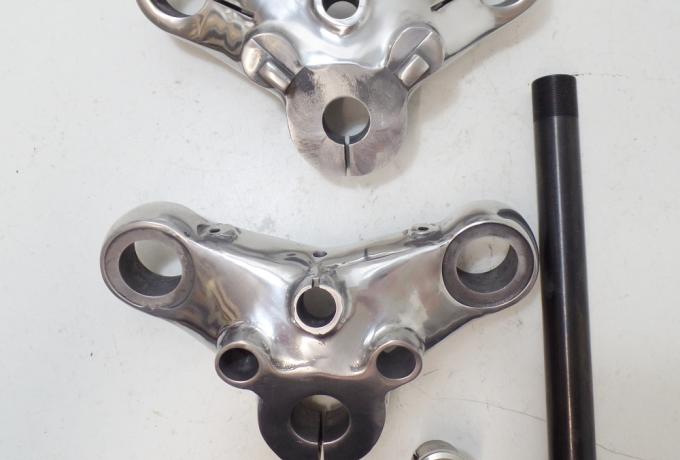 Triumph Yoke Set