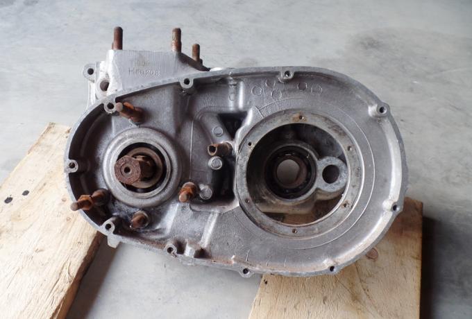 Triumph T100R Crankshaft and Housing H60208 used