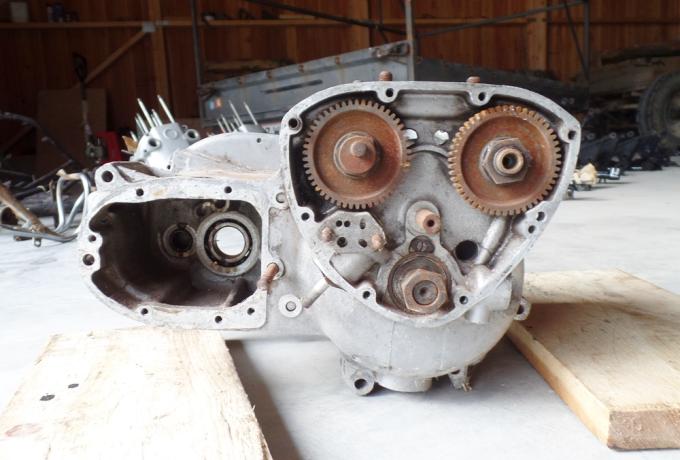 Triumph T100R Crankshaft and Housing H60208 used