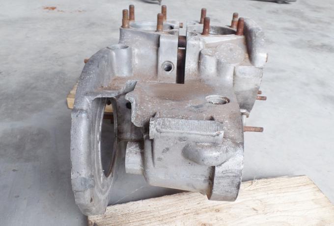 Triumph T100R Crankshaft and Housing H60208 used