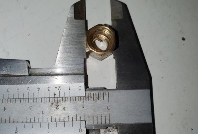 BSA A65 B25/44 Mutter für Ölleitung Union