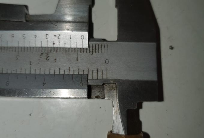 BSA A65 B25/44 Mutter für Ölleitung Union