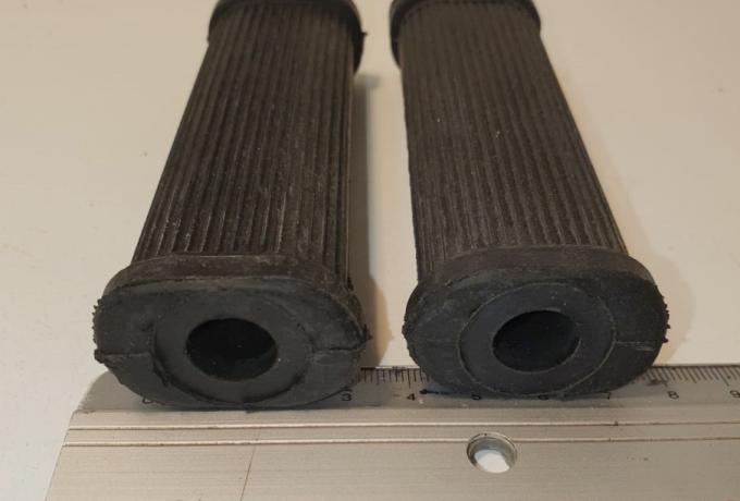 Norton Pillion Footrest Rubbers /Pair