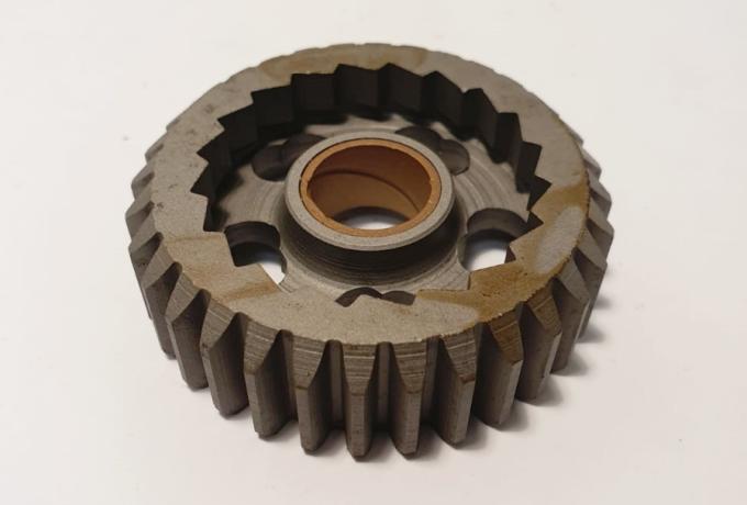 BSA C15 STD Early Layshaft Gear 1st, 32 T. 