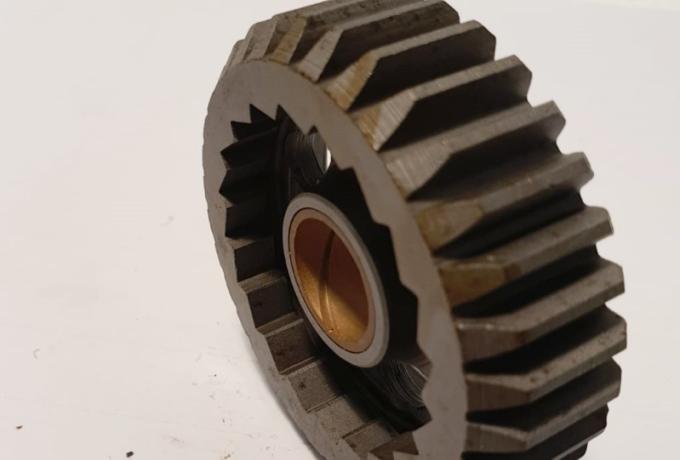 BSA C15 STD Early Layshaft Gear 1st, 32 T. 