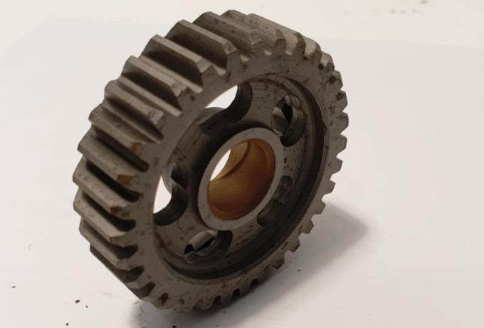 BSA C15 STD Early Layshaft Gear 1st, 32 T. 