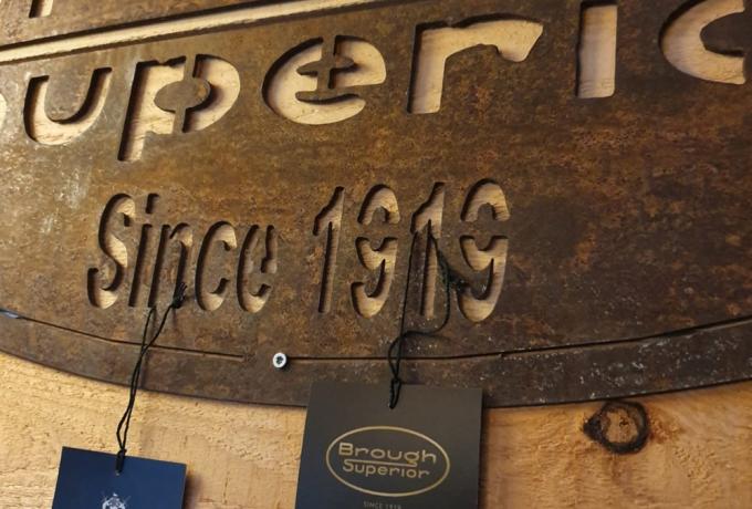 Brough Superior Schild Metall