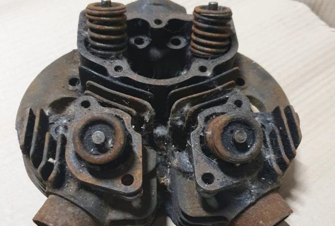 BSA A10 650cc. Zylinderkopf Plunger gebraucht. inlet 1.1/16"