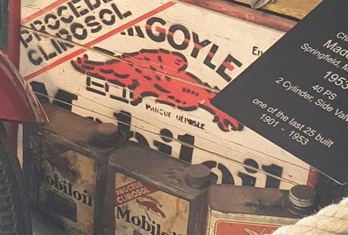 Mobiloil Box. French