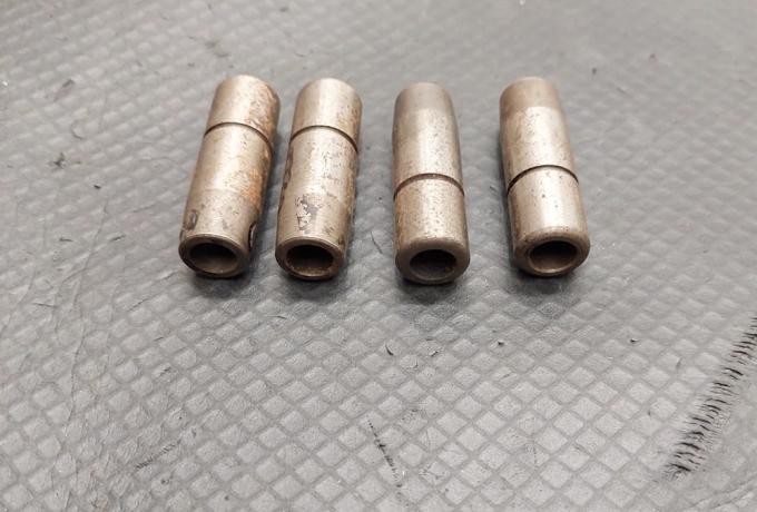 Triumph Valve Guide Short NOS. Set of 4