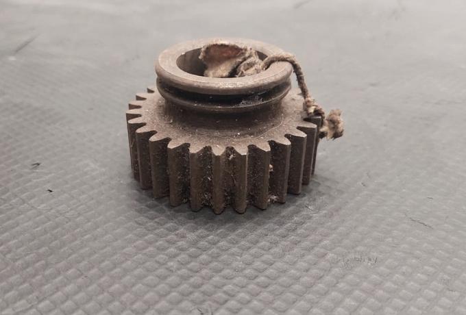 Triumph Layshaft Second Gear 27T used