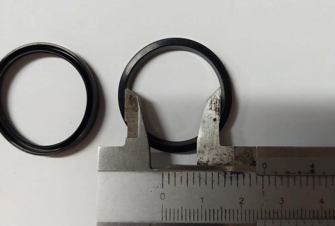 BSA D7/D10 Fork Oil Seal Pair