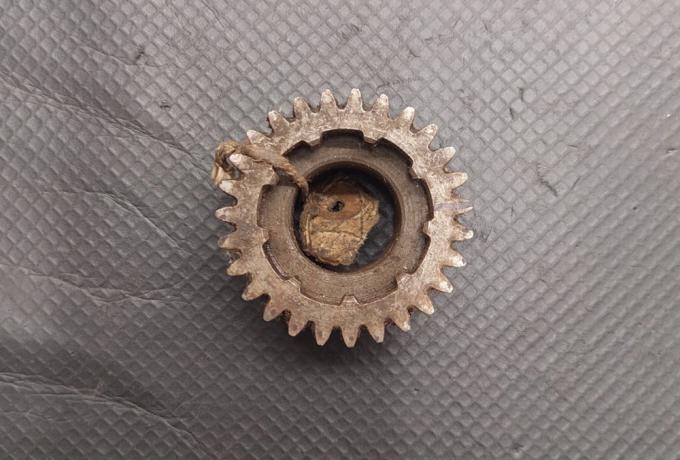 Triumph Layshaft Second Gear 27T used